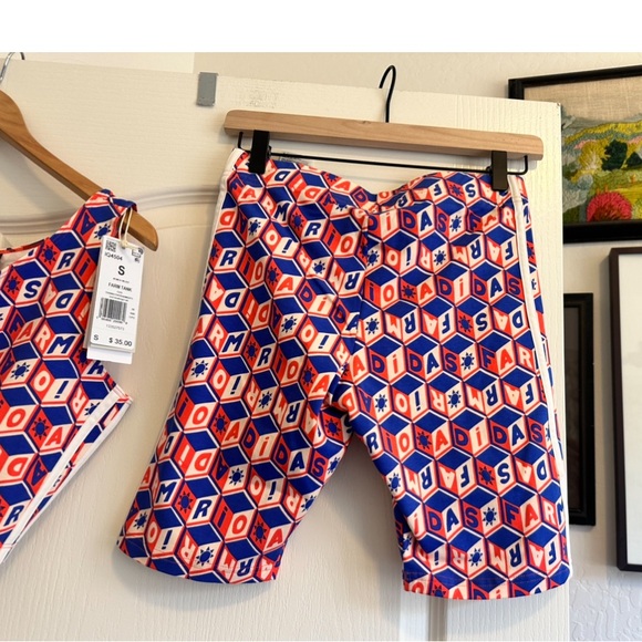 NWT Adidas x Farm Rio Set. Size: Small. Excellent condition 💙 ❤️ - Picture 12 of 15